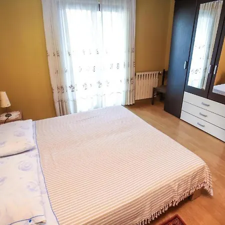 Near And Centre Apartment